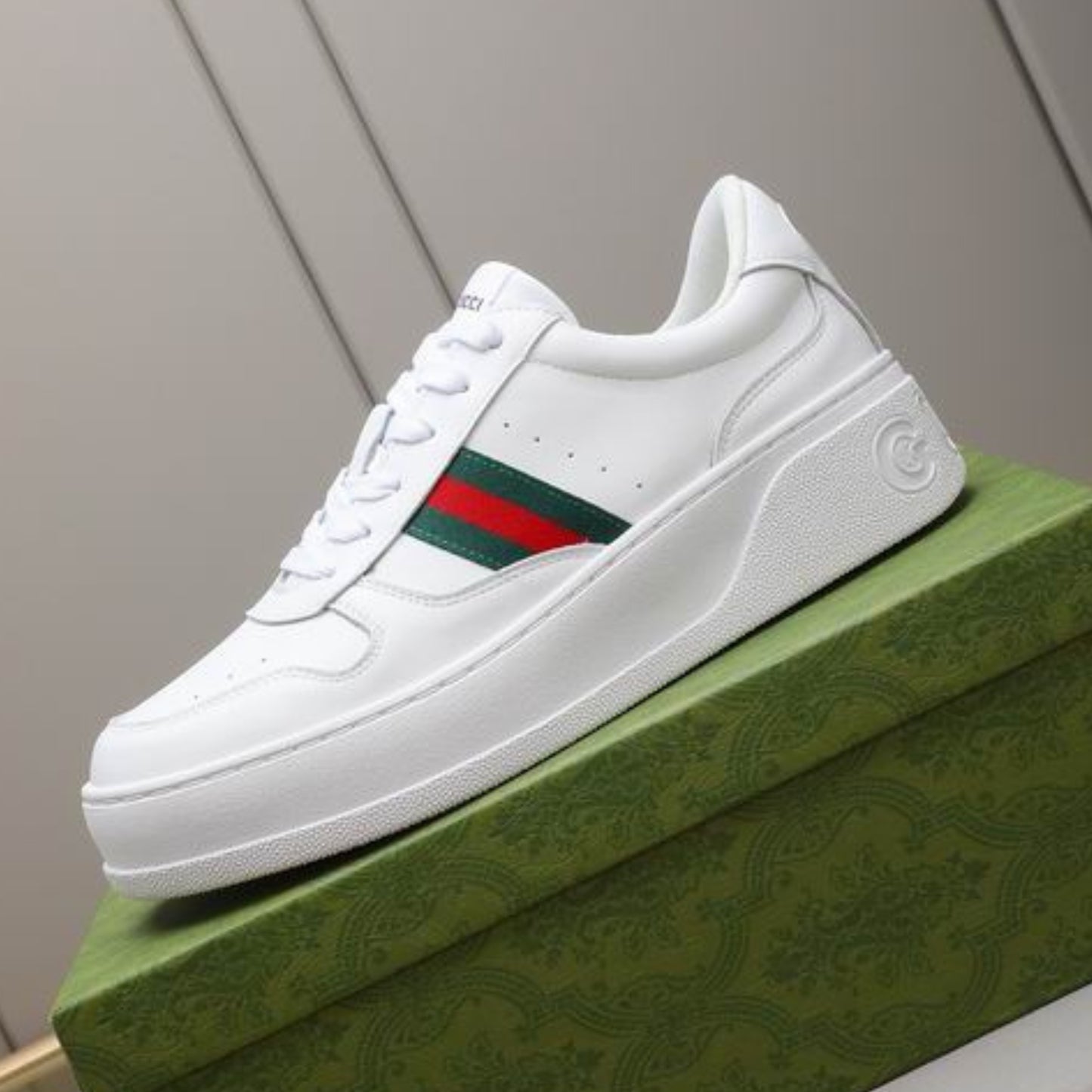 Tenis GG Com Faixa Web todo Branco