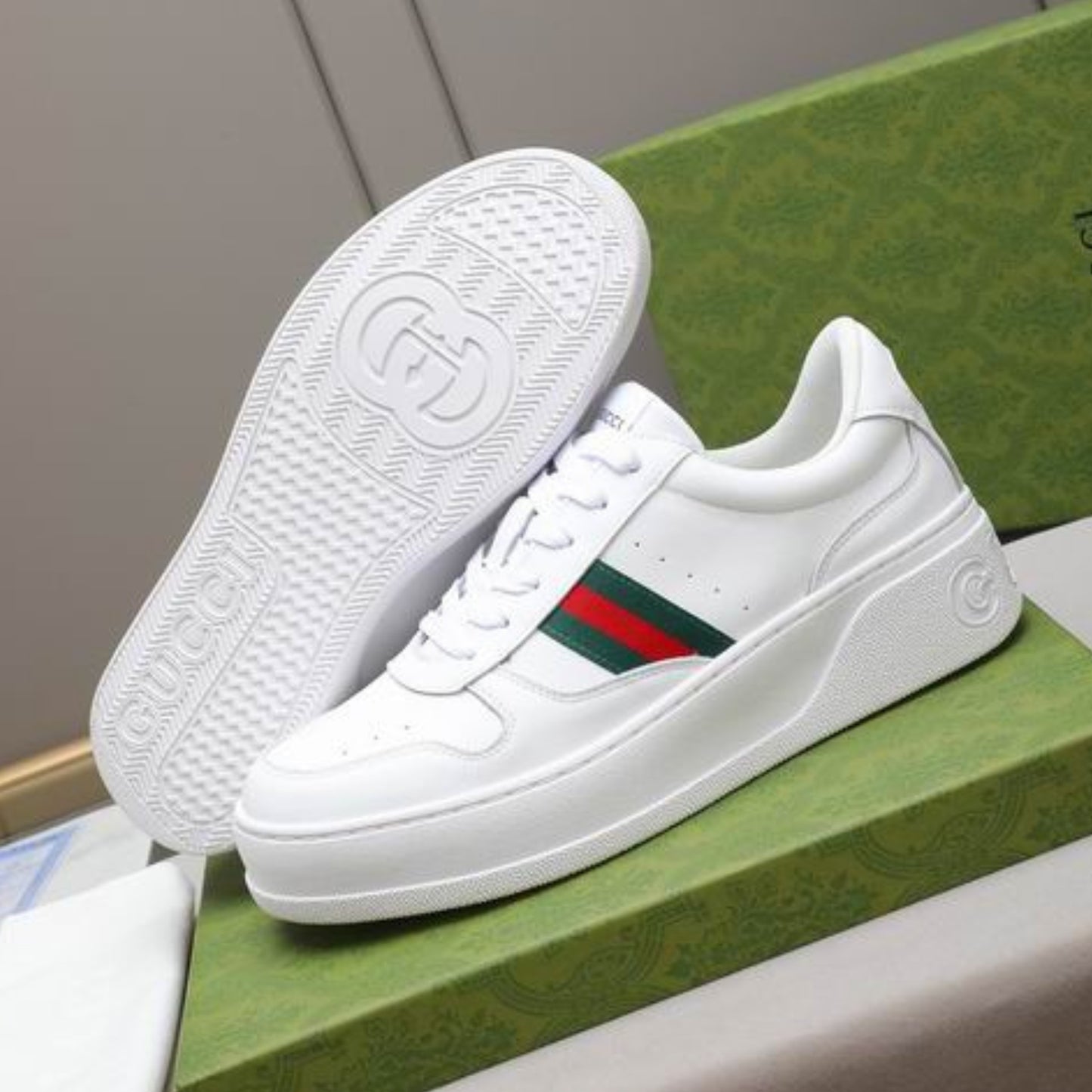 Tenis GG Com Faixa Web todo Branco