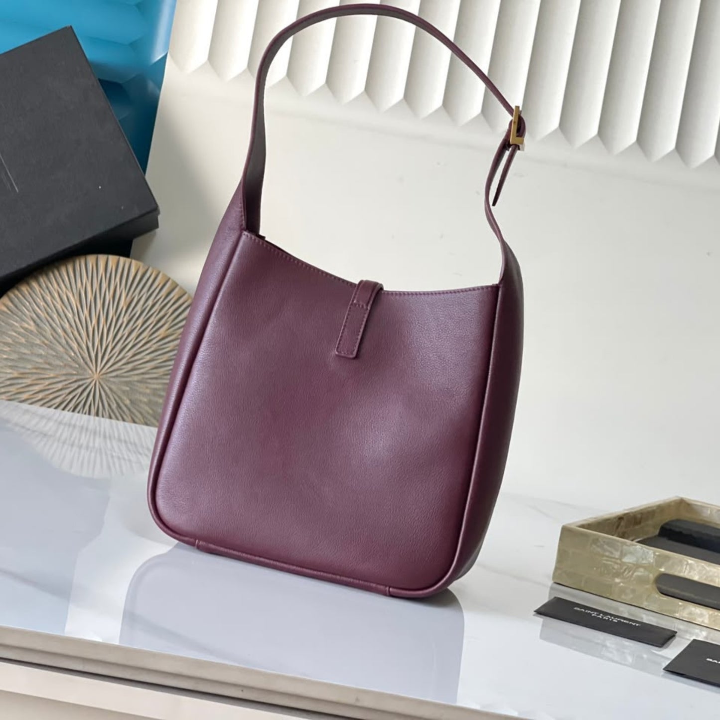 Bolsa YSL Le 5 À 7 Bordô com dourado Média 23cm