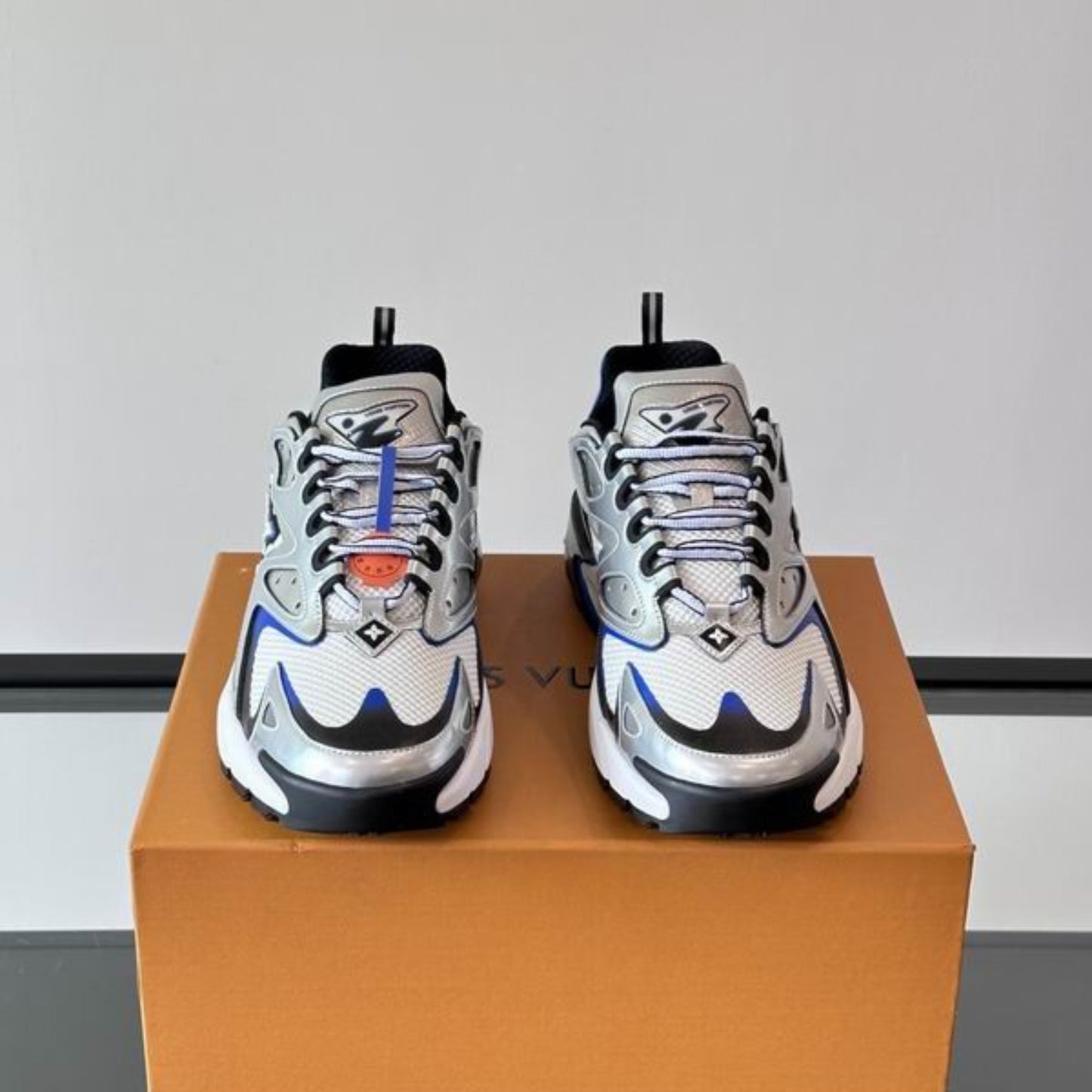 Tênis LV Runner Tatic Cinza com Azul