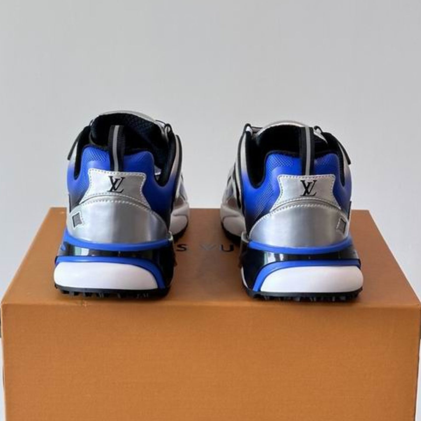 Tênis LV Runner Tatic Cinza com Azul