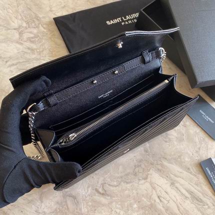 Bolsa YSL Monograma Pequena Preto