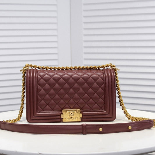 Bolsa CHN Boy Marrom Avermelhado com Dourado 25cm