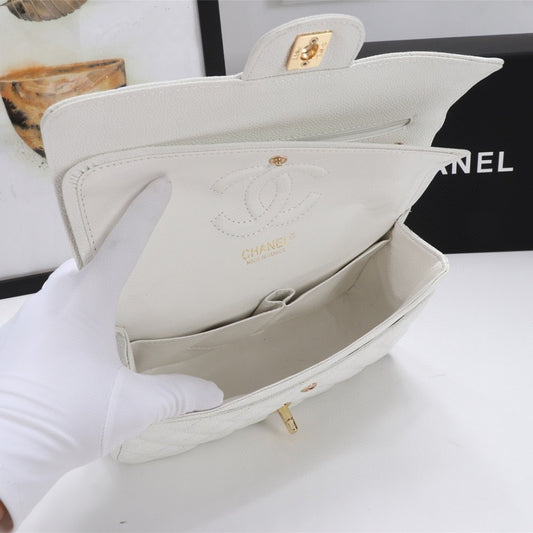 Bolsa CHN Classica detalhes Branco com Dourado 25cm