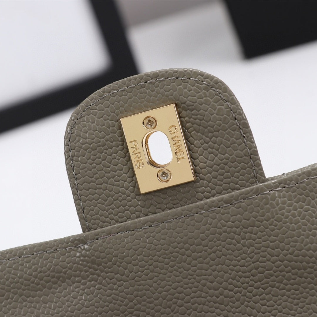 Bolsa CHN Classica detalhes Cinza militar com Dourado 25cm