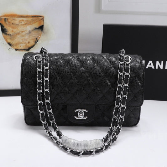 Bolsa CHN Classica detalhes Preto com prata 25cm