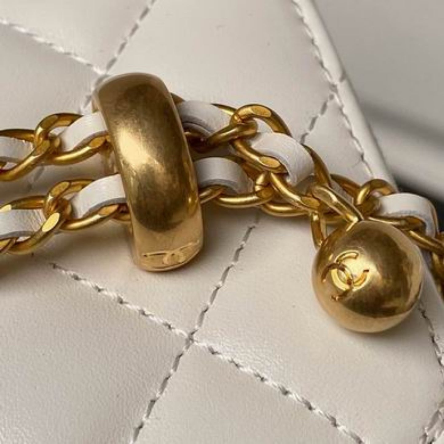 Bolsa CHN Vanity Branco 19cm