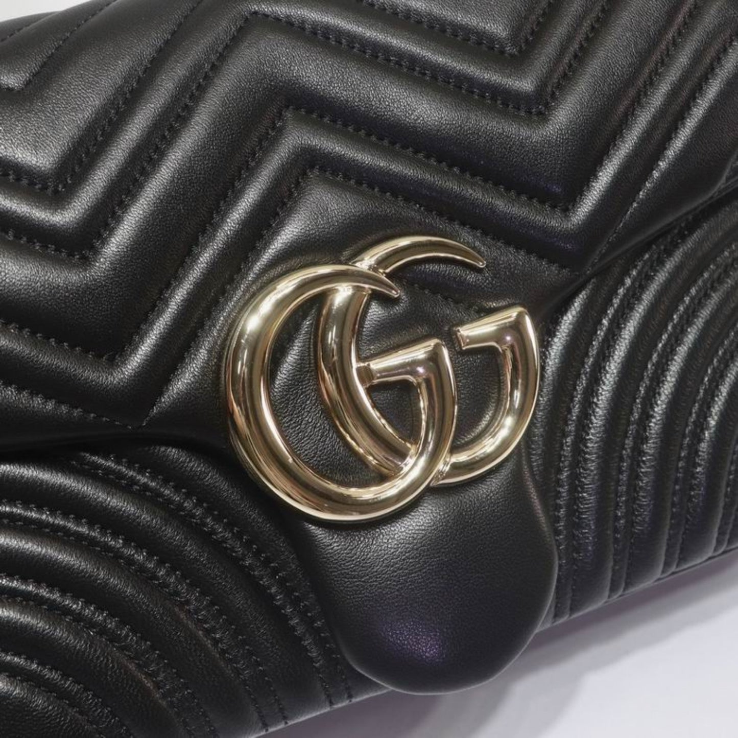 Bolsa GG Marmont média Preto 30cm