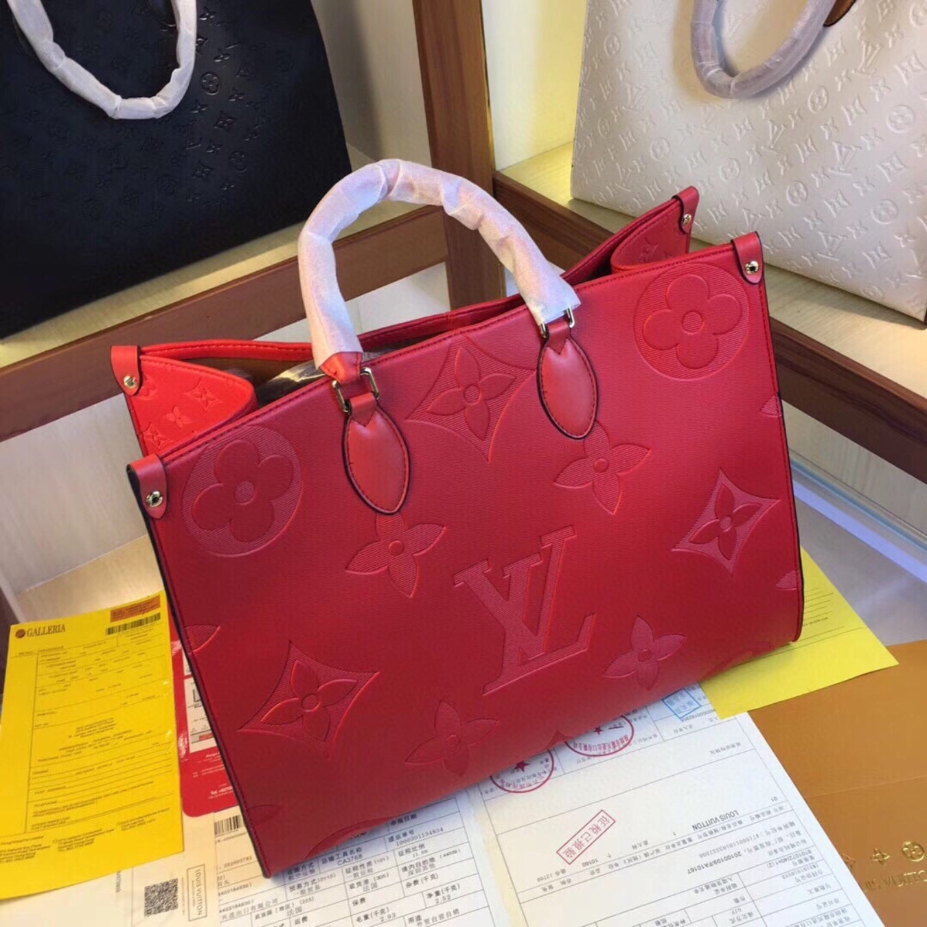 Bolsa LV On The Go Couro Vermelho 41cm grande