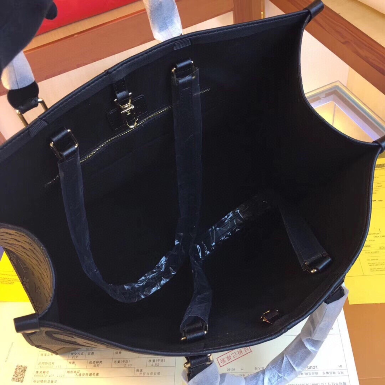 Bolsa LV On The Go Couro Preta 41cm grande