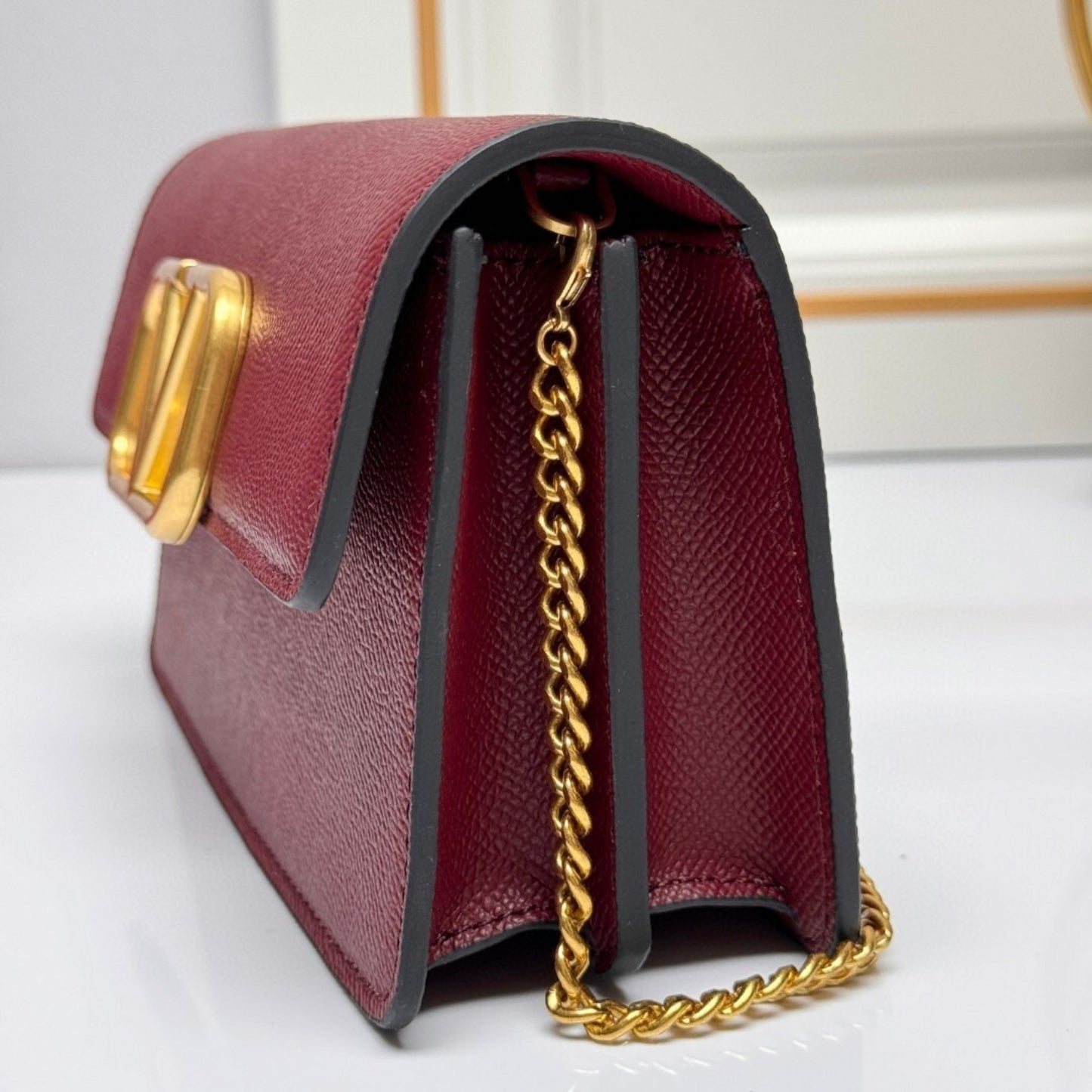 Bolsa VLTN VLogo Vermelho com dourado 22cm