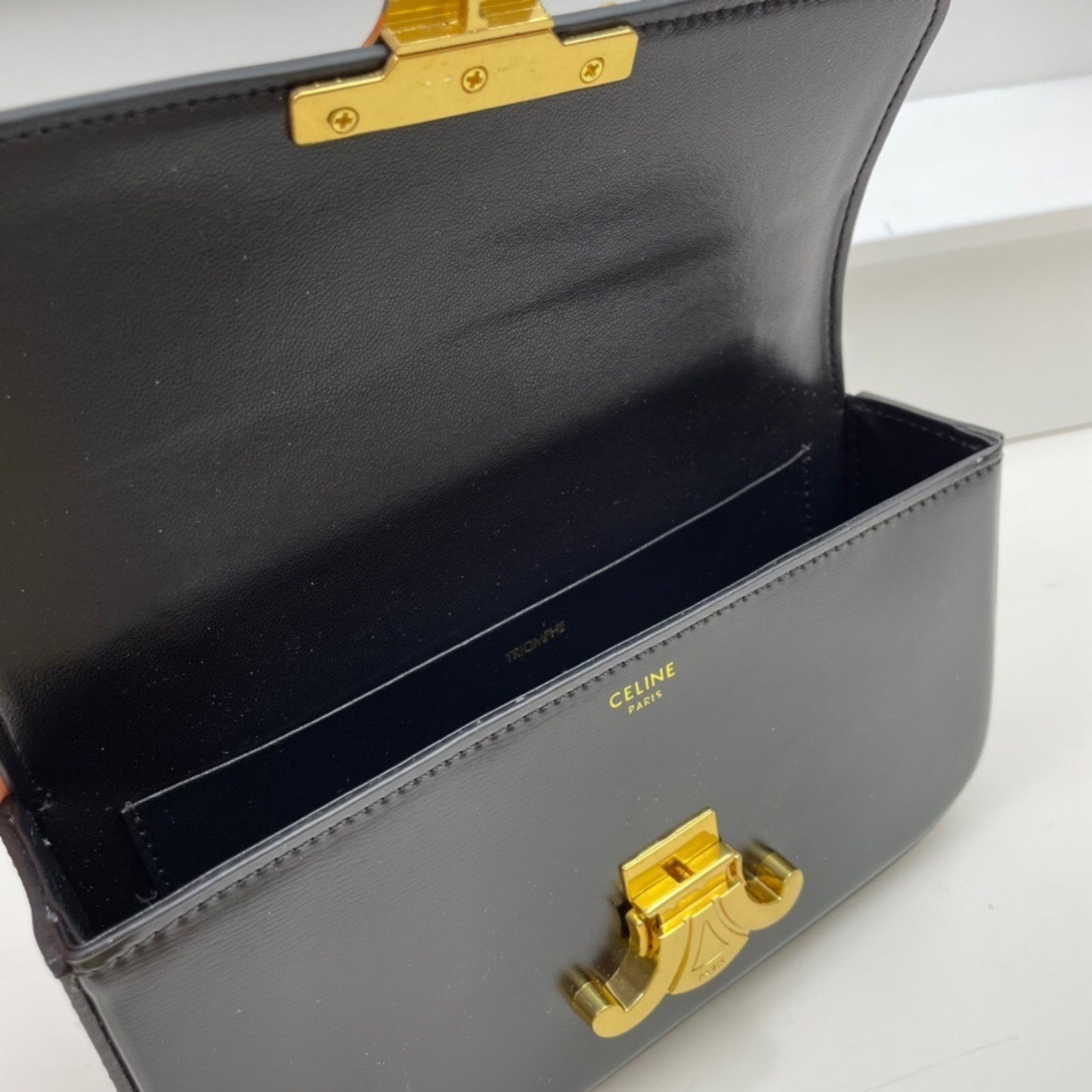 Bolsa CLNE Triomphe pequena Preto 20,5cm