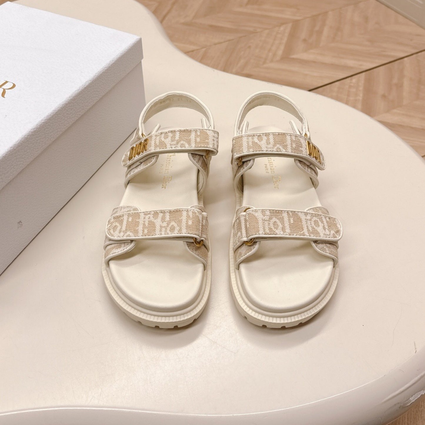 Sandalia Dio Dioract Branco e Bege