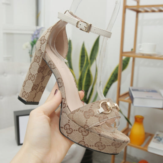 Sandália GG Plataforma canvas bege com horsebit salto 10,5cm
