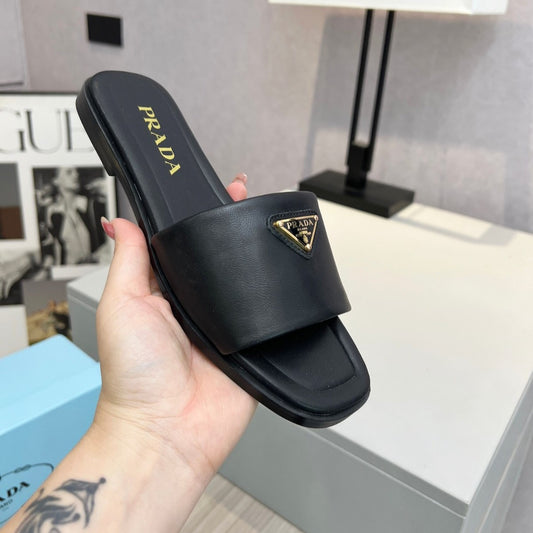 Sandalia PRD Preto couro com logo
