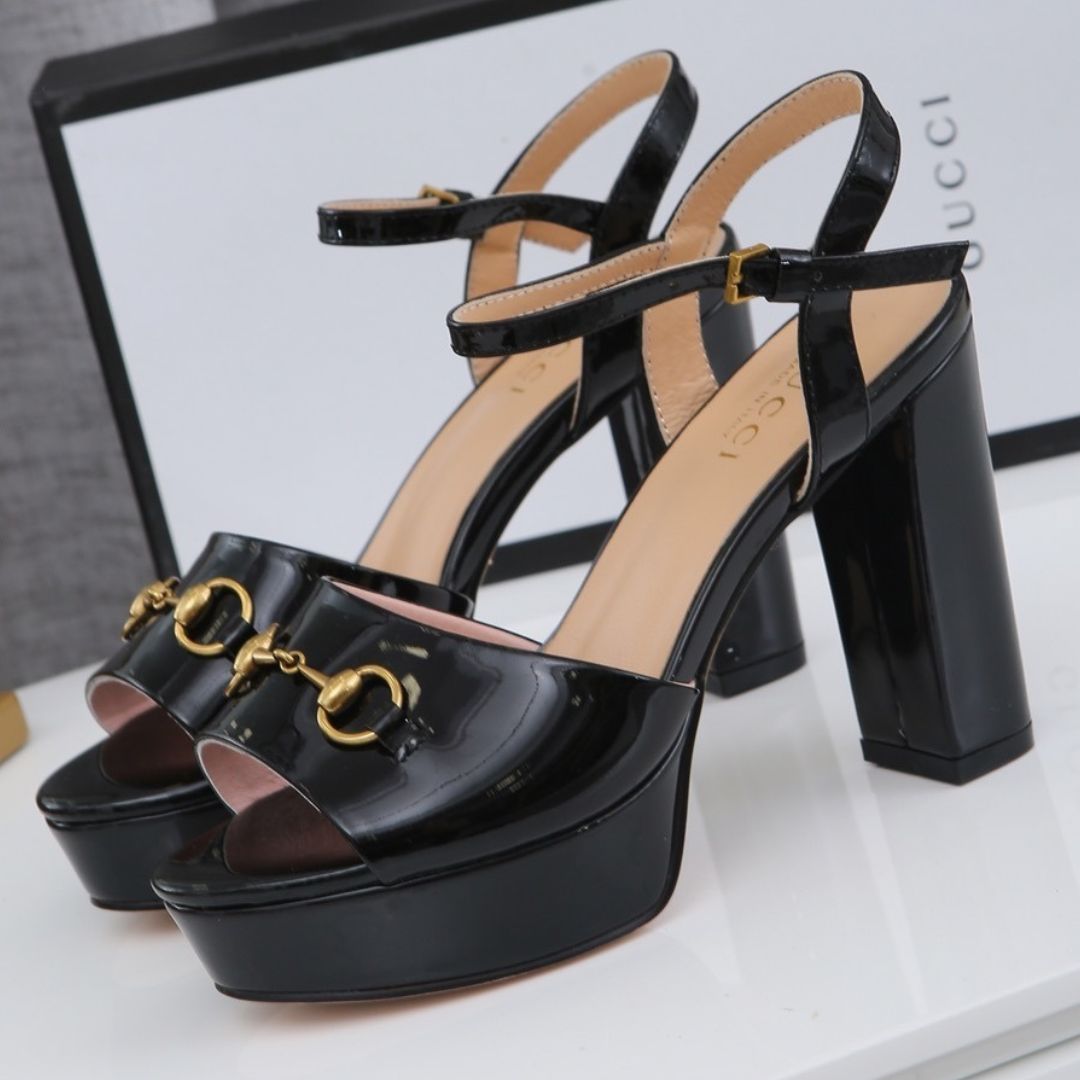 Sandália GG Plataforma preto com horsebit salto 10,5cm