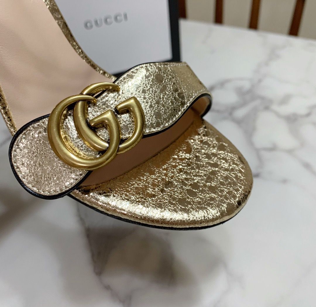 Sandalia GG Marmont Dourada salto 7cm