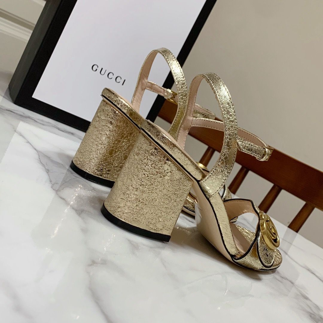 Sandalia GG Marmont Dourada salto 7cm