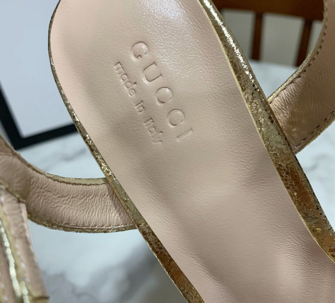 Sandalia GG Marmont Dourada salto 7cm