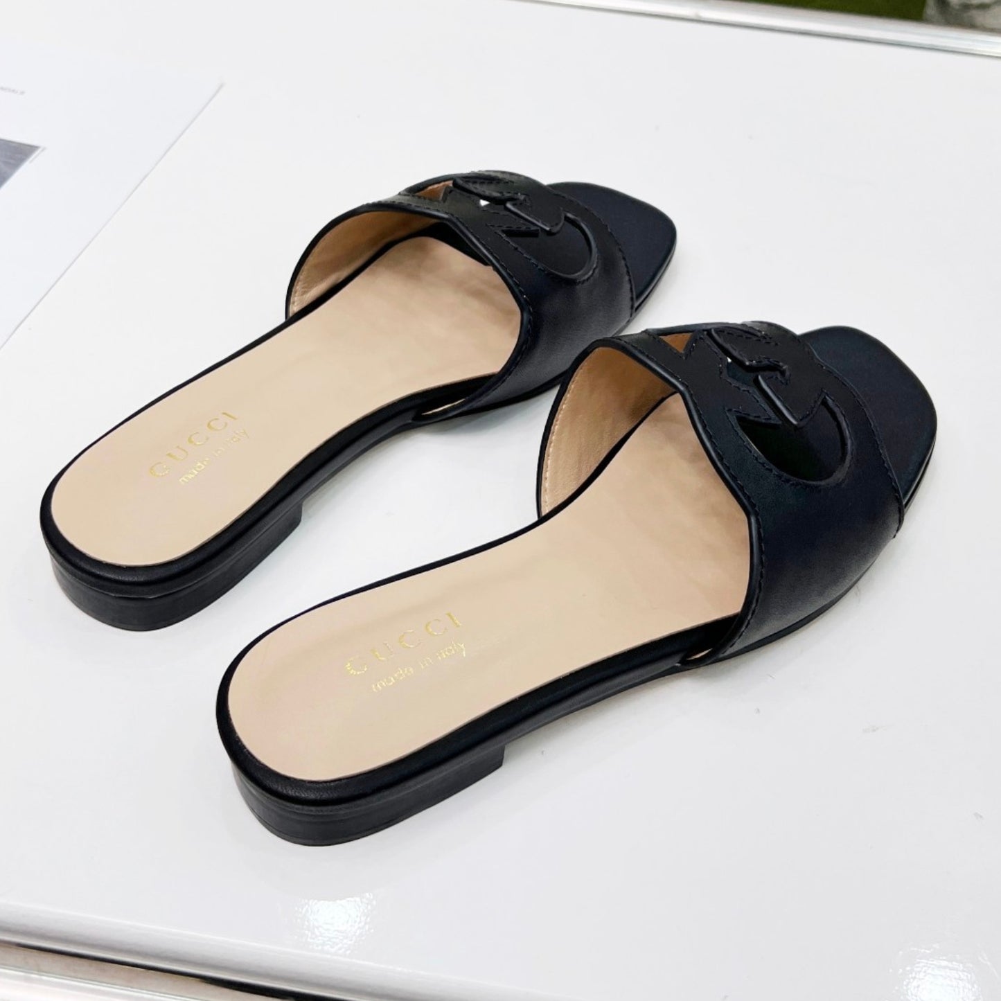 Sandalia GG de couro com Interlocking GG Preto