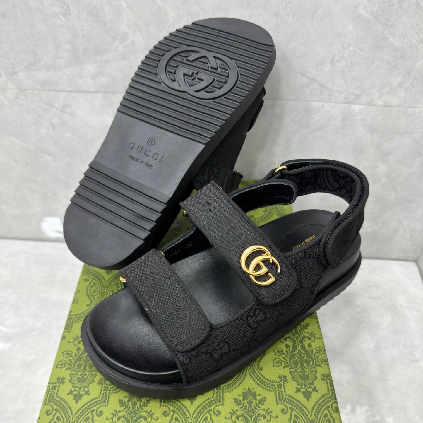 Sandália GG Slider com Double GG Preto Calcanhar