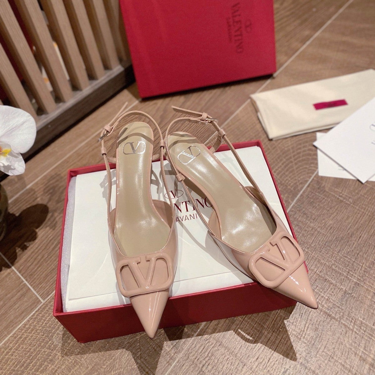 Scarpin VLT Rosa Couro com Logo frontal Salto 4cm