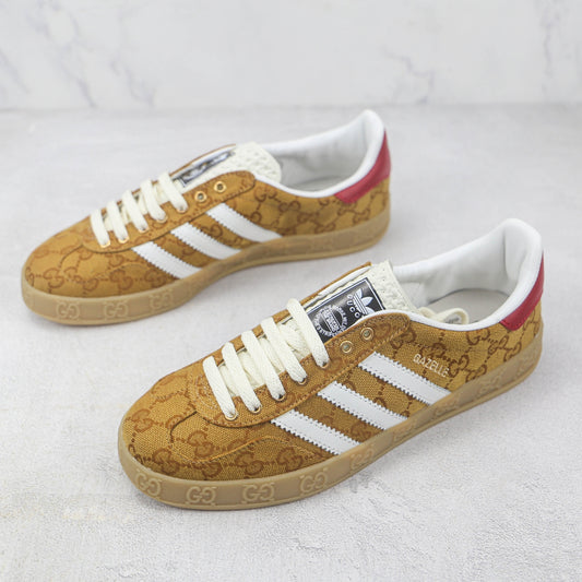 Tenis GG x Ads Gazelle Bege e Vermelho