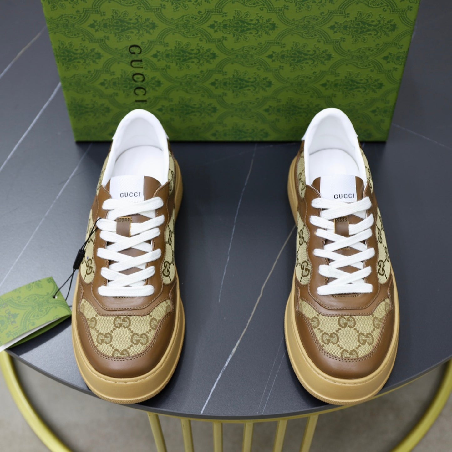 Tenis GG Supreme bege e marrom