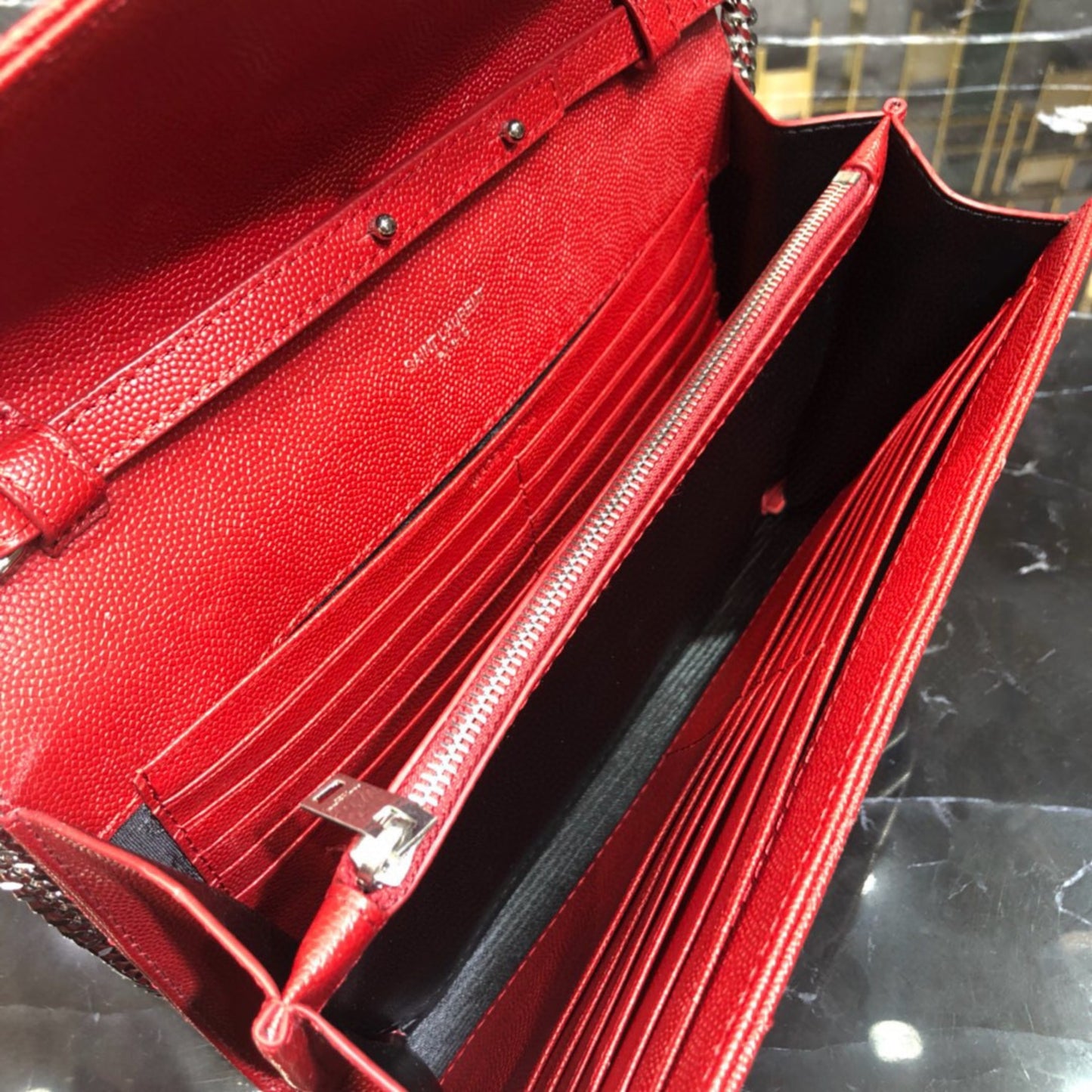Bolsa YSL Monograma Pequena Vermelha