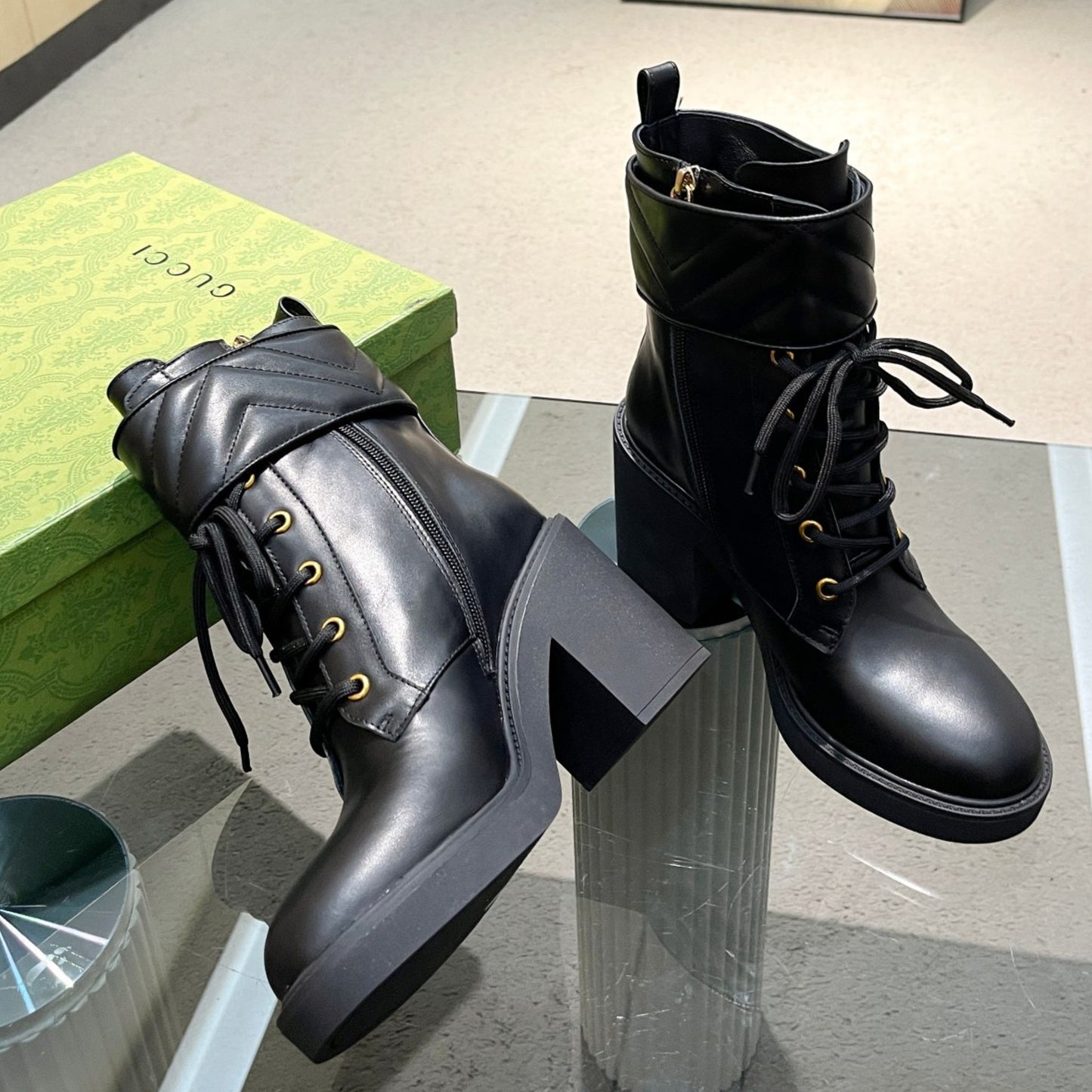 Bota GG Ankle boot GG Preta Salto