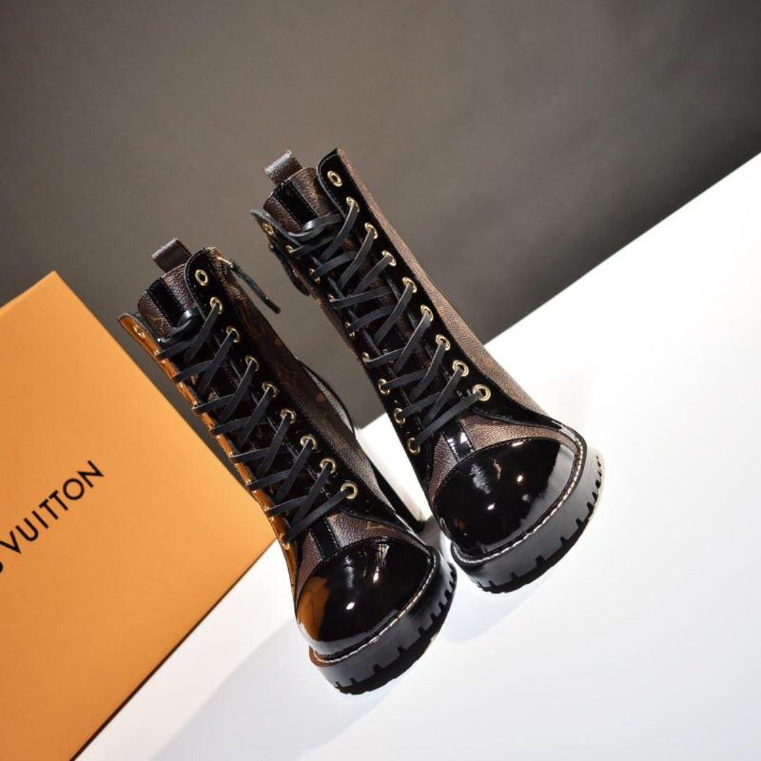 Bota LV Star Trail Monogram Salto
