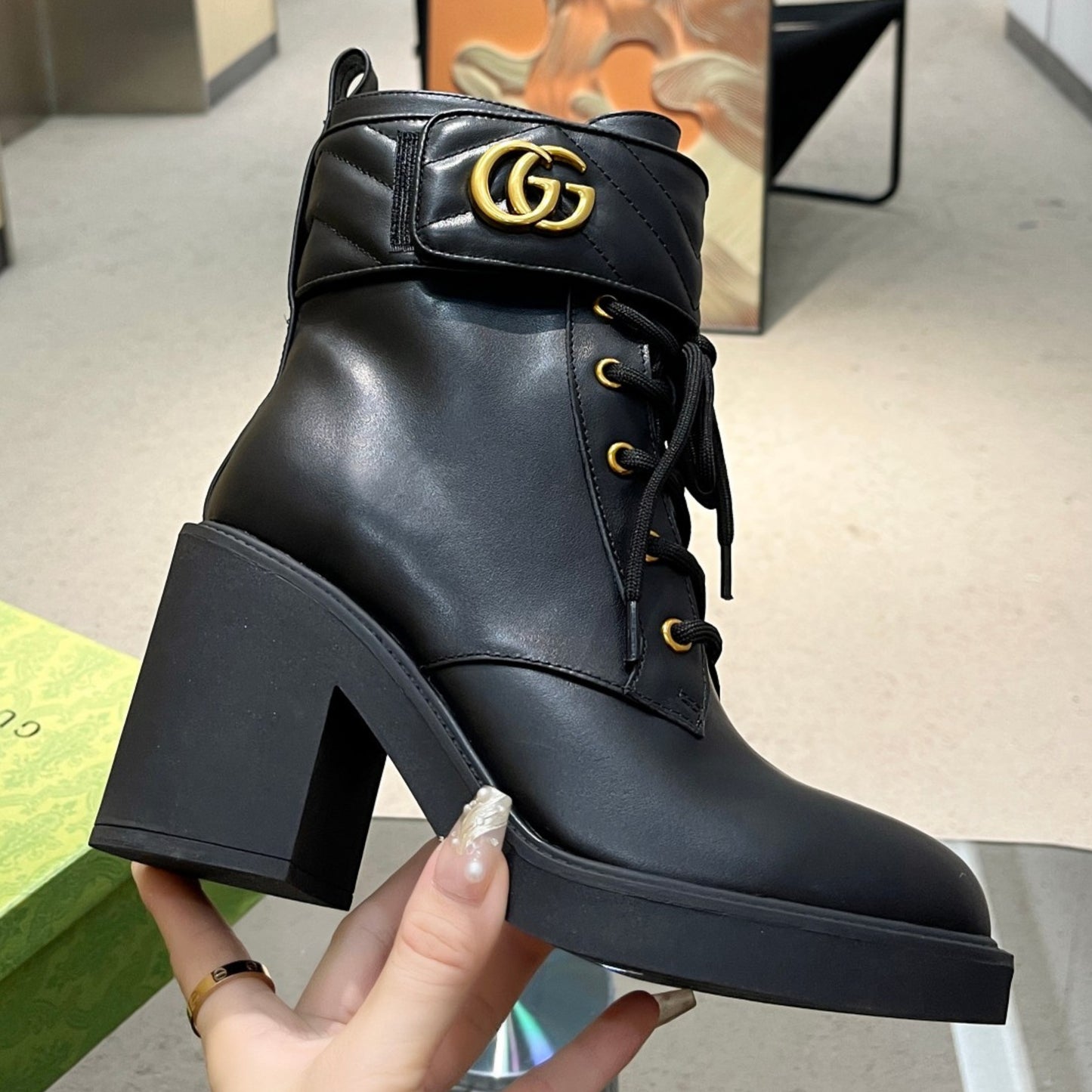 Bota GG Ankle boot GG Preta Salto
