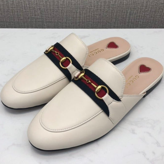 Mule GG Princetown de couro Off White com Faixa