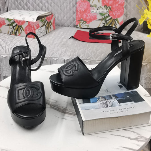 Sandalia DG Plataforma Preto com Logo Salto 11,5cm