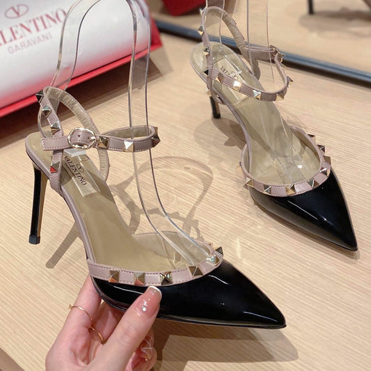Scarpin VLT Preto Couro com detalhes Salto 9cm