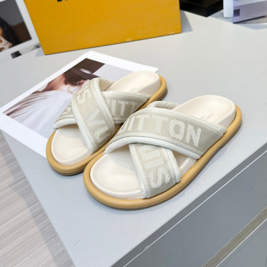 Sandália LV Off White Couro Slide