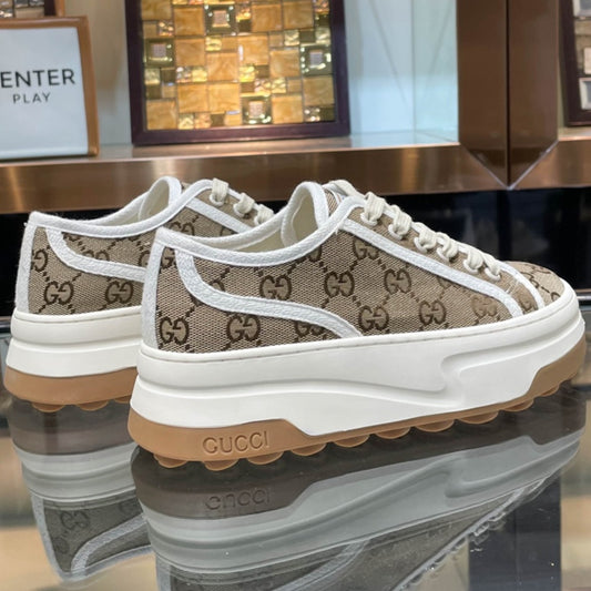 Tênis Sneaker GG Canvas Bege Detalhes Branco